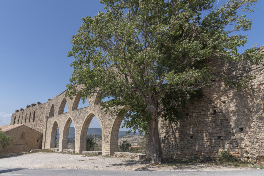 Castelló de la Plana - Morella 098 - Arcs de Santa Llúcia.jpg